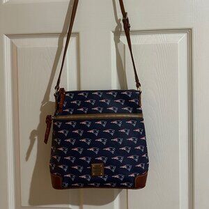 PERFECT condition Dooney & Bourke Patriots crossbody